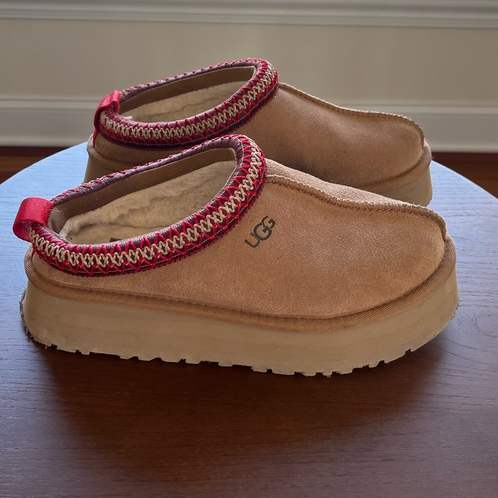 UGG Women’s Tazz Slipper in Chesnut